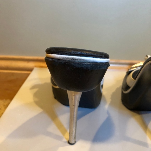 XTC Black and White Polka Dot Leather Bow Stiletto - Picture 5 of 5